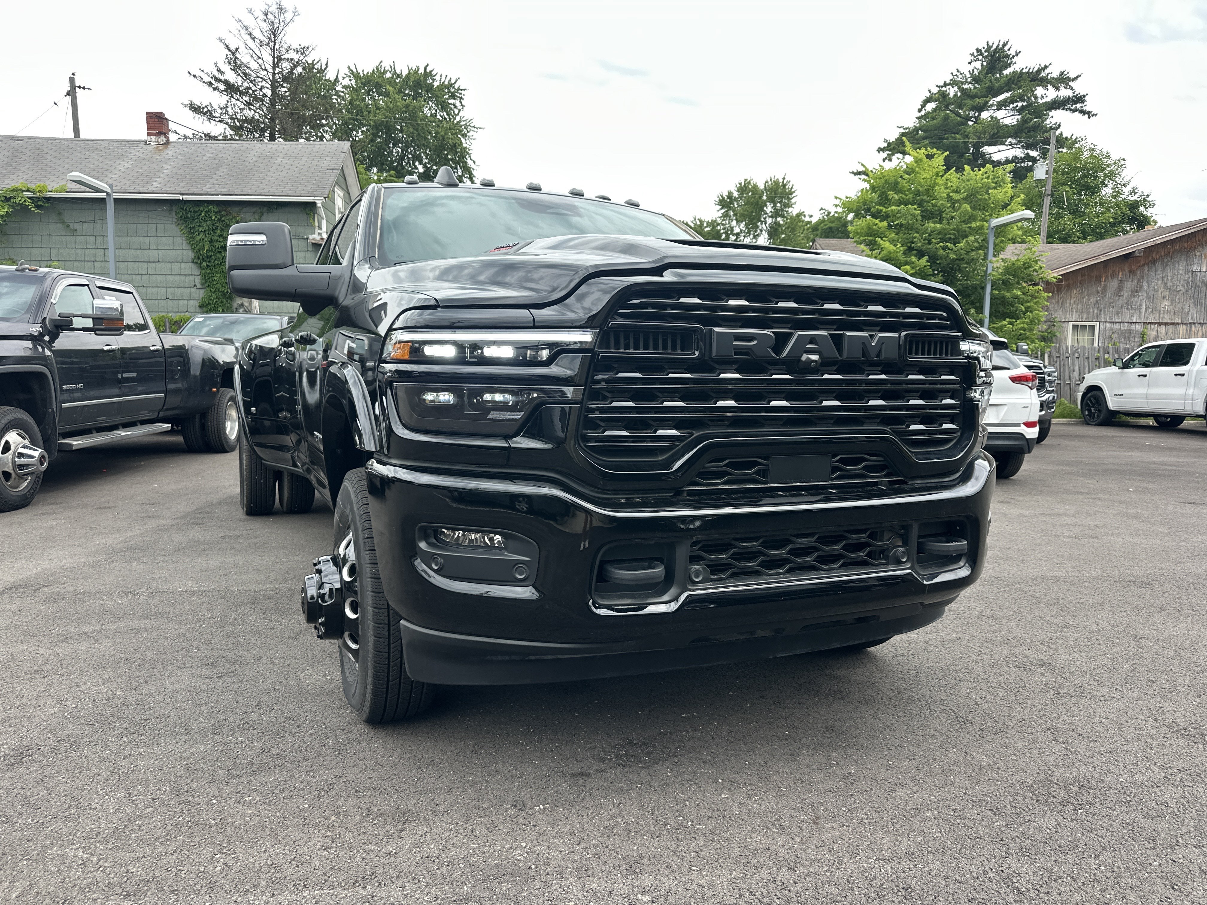 New 2026 RAM 3500 Limited AWD/4WD image 21