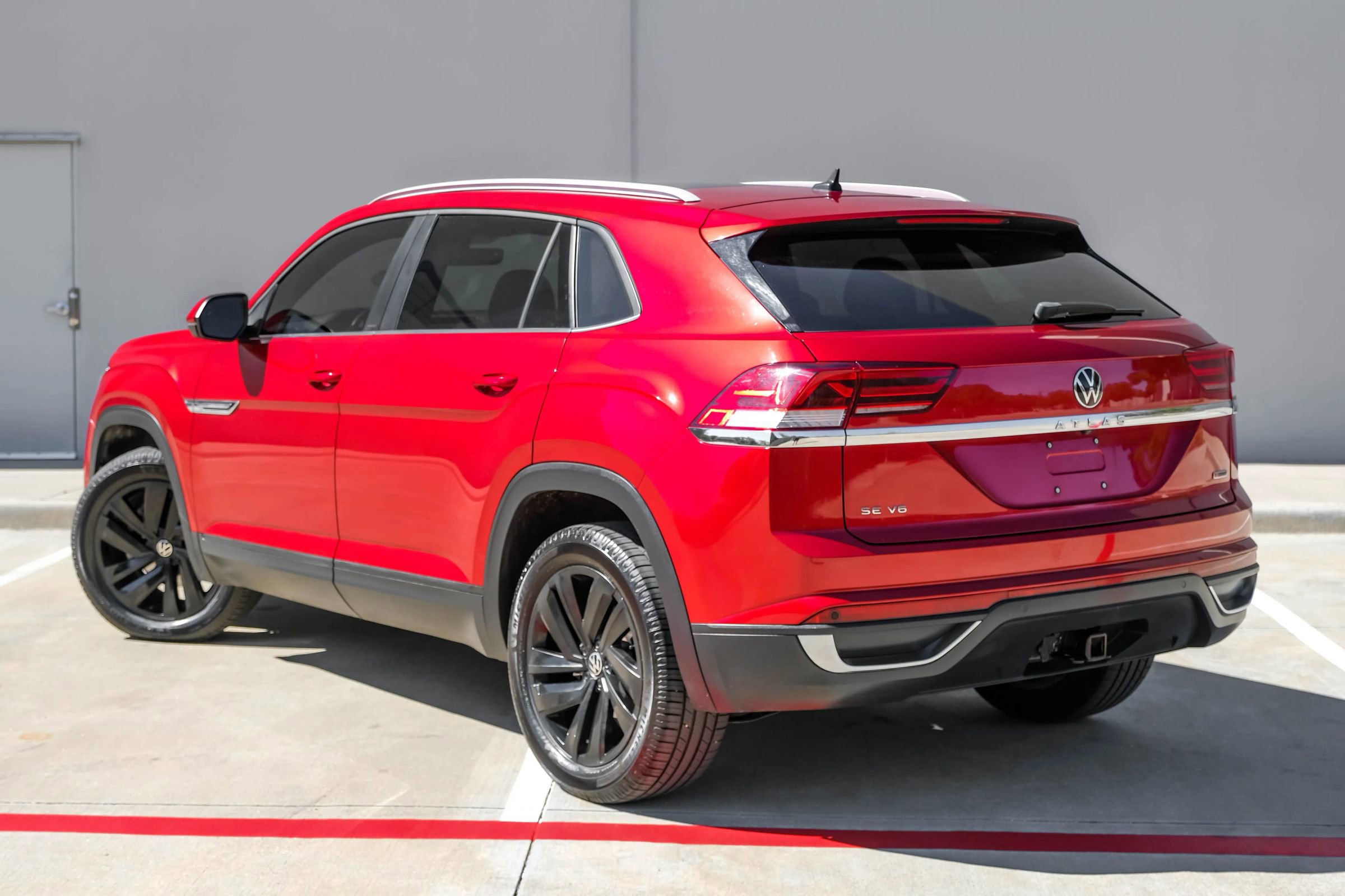 Used 2022 Volkswagen Atlas Cross Sport SE w/ Panoramic Sunroof Package image 5