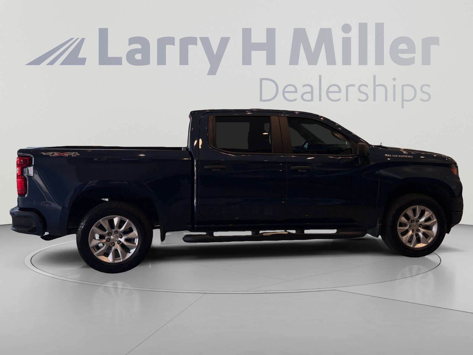 Used 2022 Chevrolet Silverado 1500 Custom AWD/4WD image 6