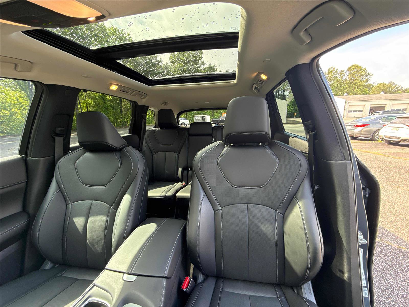 Used 2026 INFINITI QX60 Luxe w/ Cargo Package FWD image 24