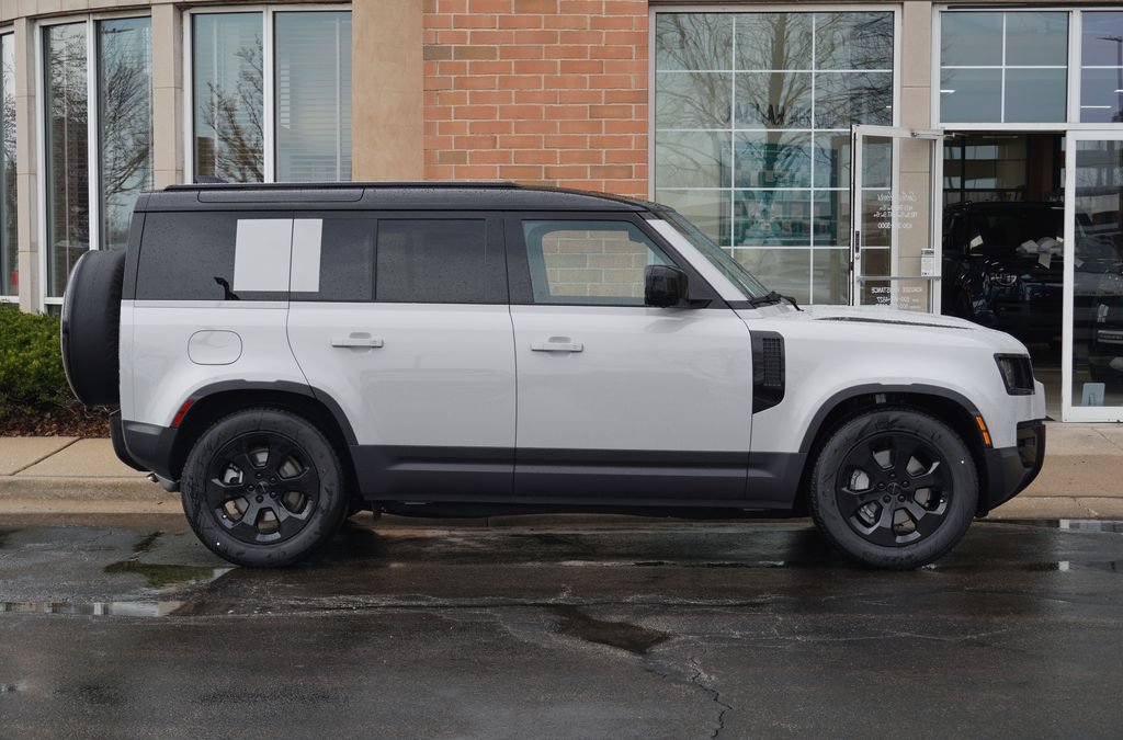 Certified 2026 Land Rover Defender 110 S AWD/4WD image 7