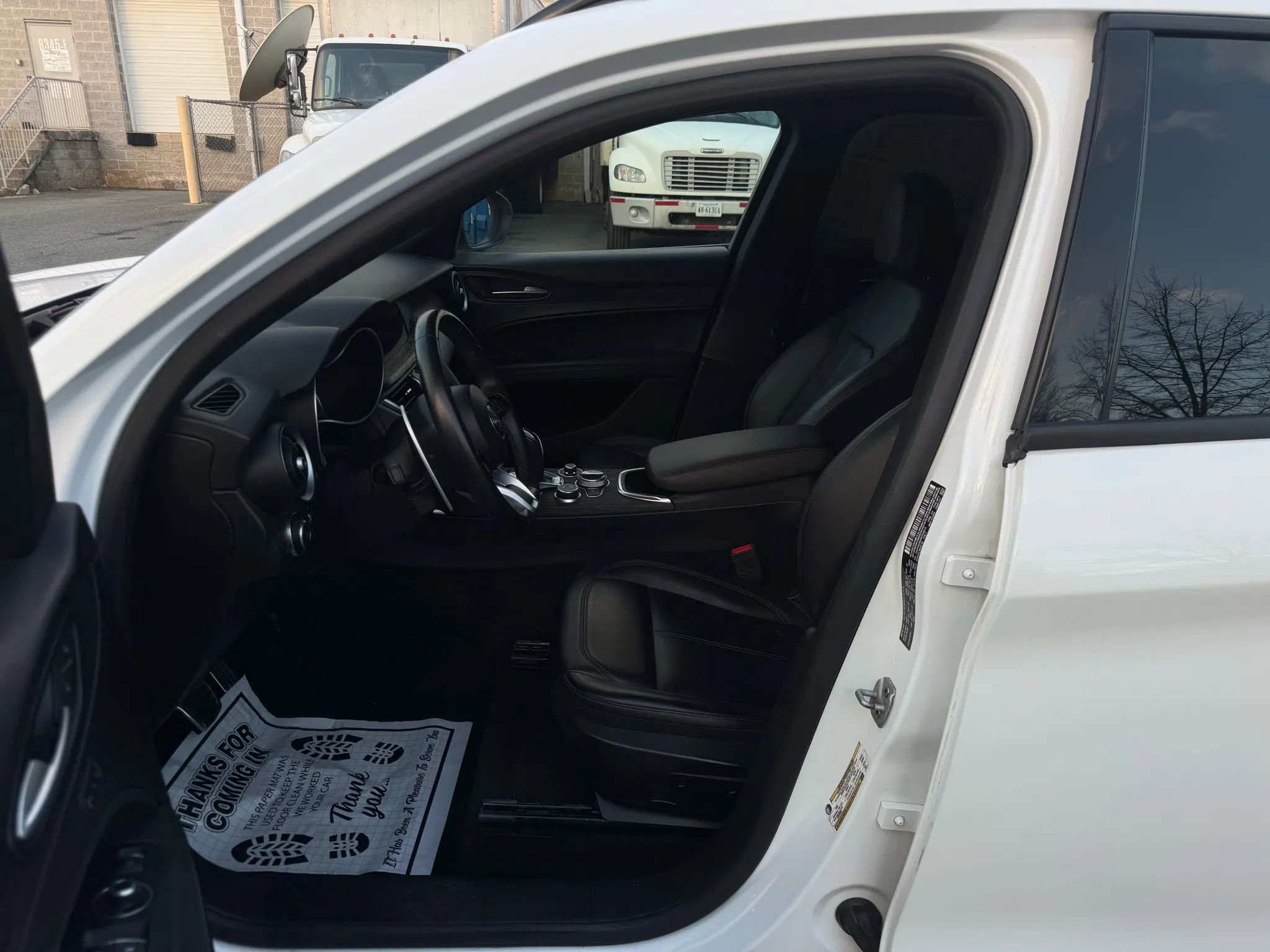 Used 2022 Alfa Romeo Stelvio Sprint image 17