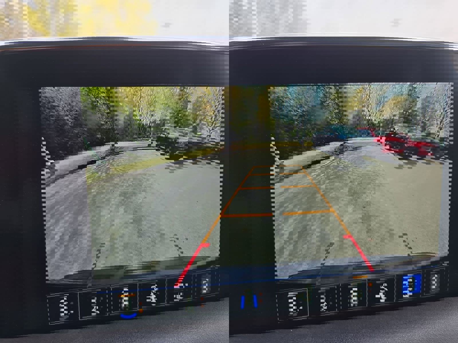 Used 2022 Chevrolet Suburban LT w/ Luxury Package image 22