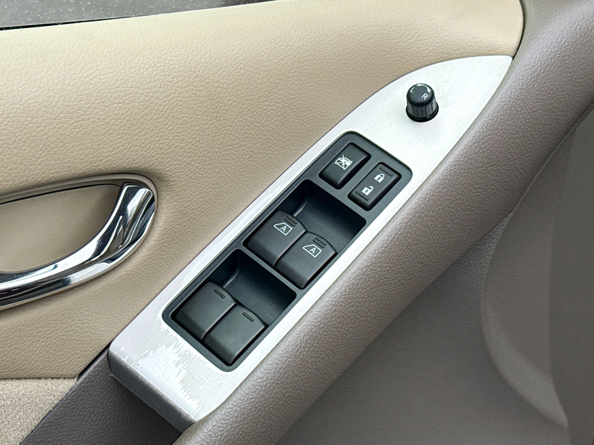 Used 2013 Nissan Murano SV w/ Value Pkg AWD/4WD image 8