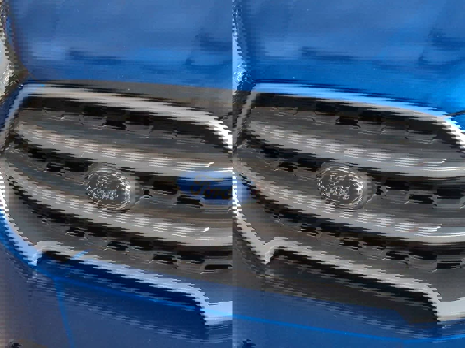 Used 2019 Ford EcoSport SE w/ SE Convenience Package image 12