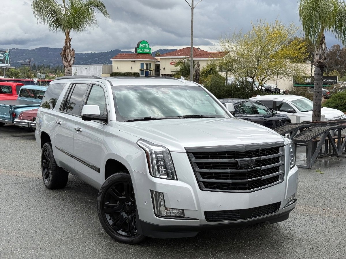 Used 2019 Cadillac Escalade ESV Premium Luxury AWD/4WD image 1