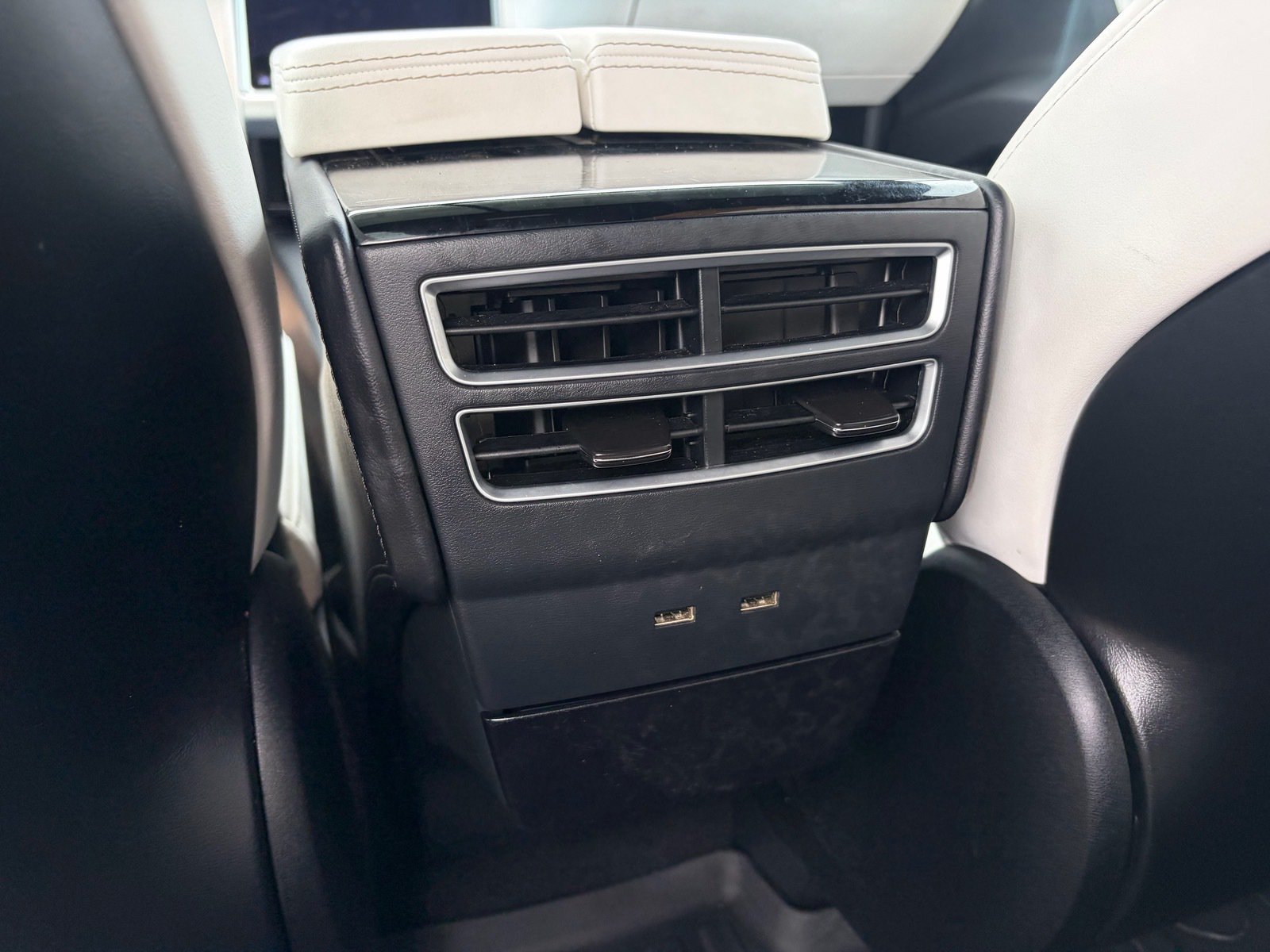 Used 2018 Tesla Model X 100D AWD/4WD image 27
