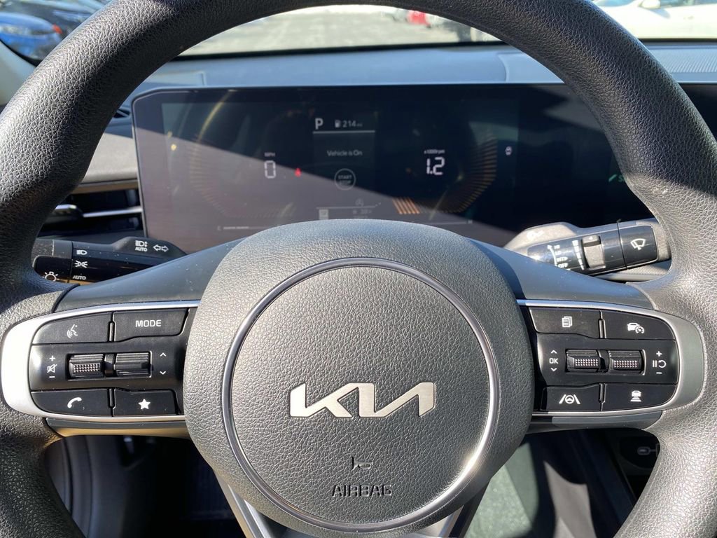 Used 2025 Kia K5 LXS image 14