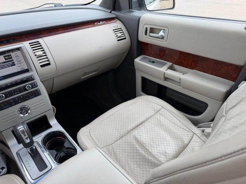 Used 2012 Ford Flex Limited w/ Equipment Group Order Code FWD image 21