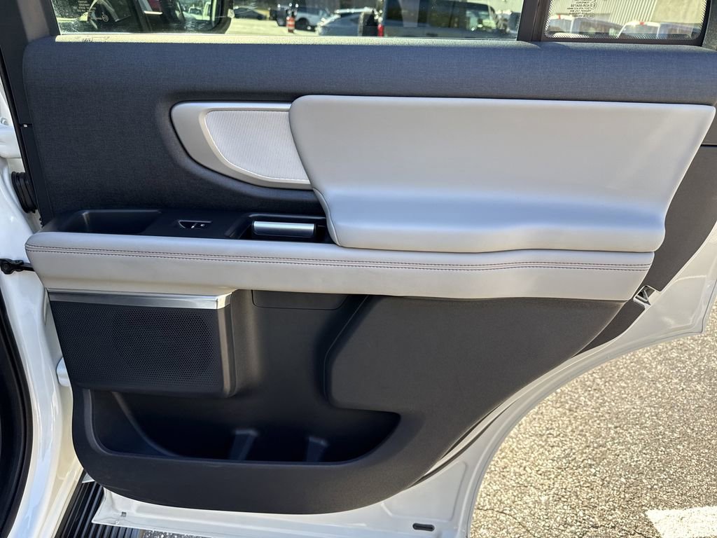 Used 2025 Ford Expedition Active image 18