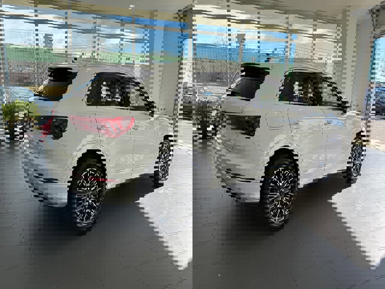 Used 2022 Audi Q3 2.0T Premium w/ Convenience Package image 8