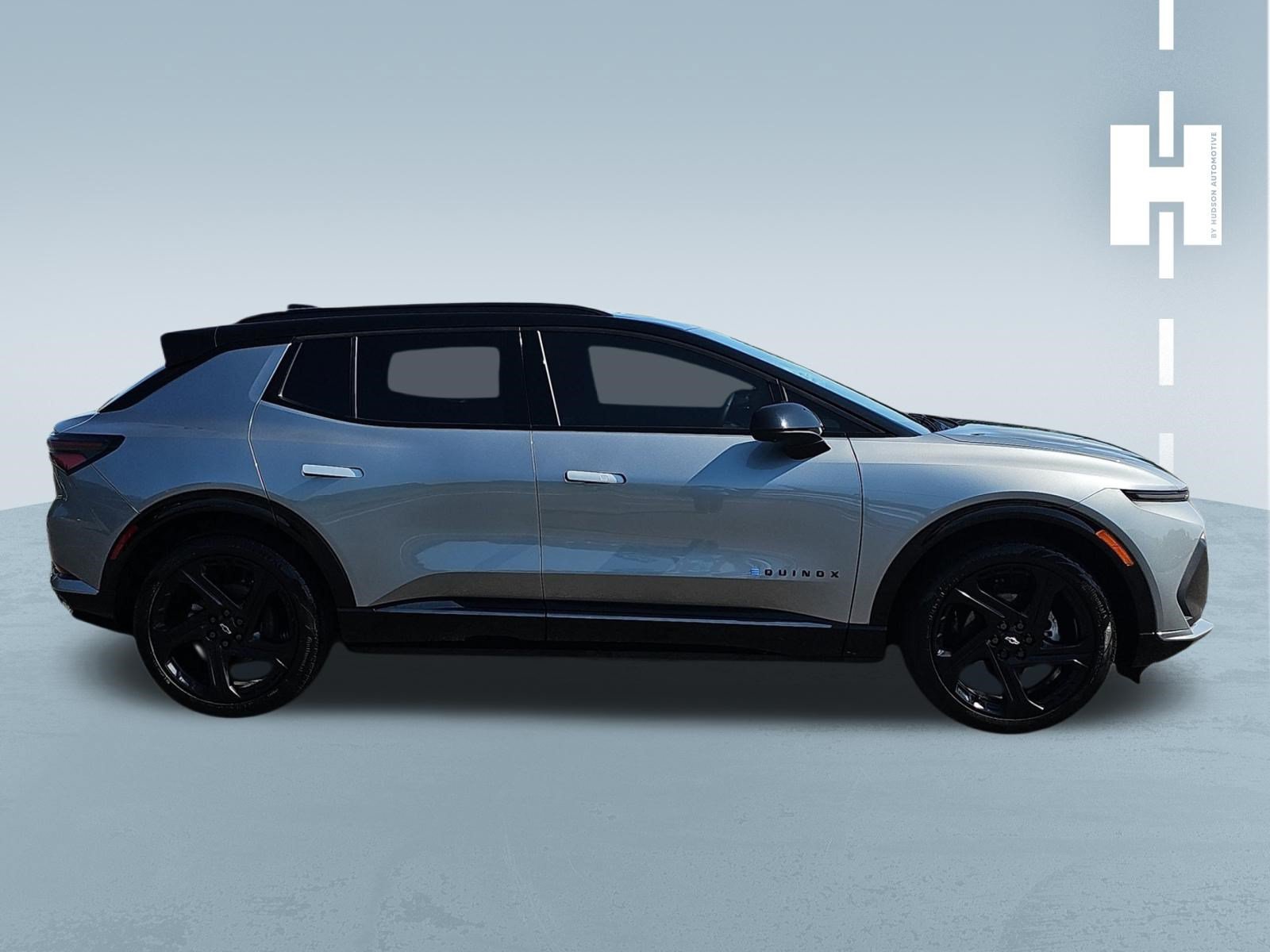 Used 2024 Chevrolet Equinox EV RS FWD image 3