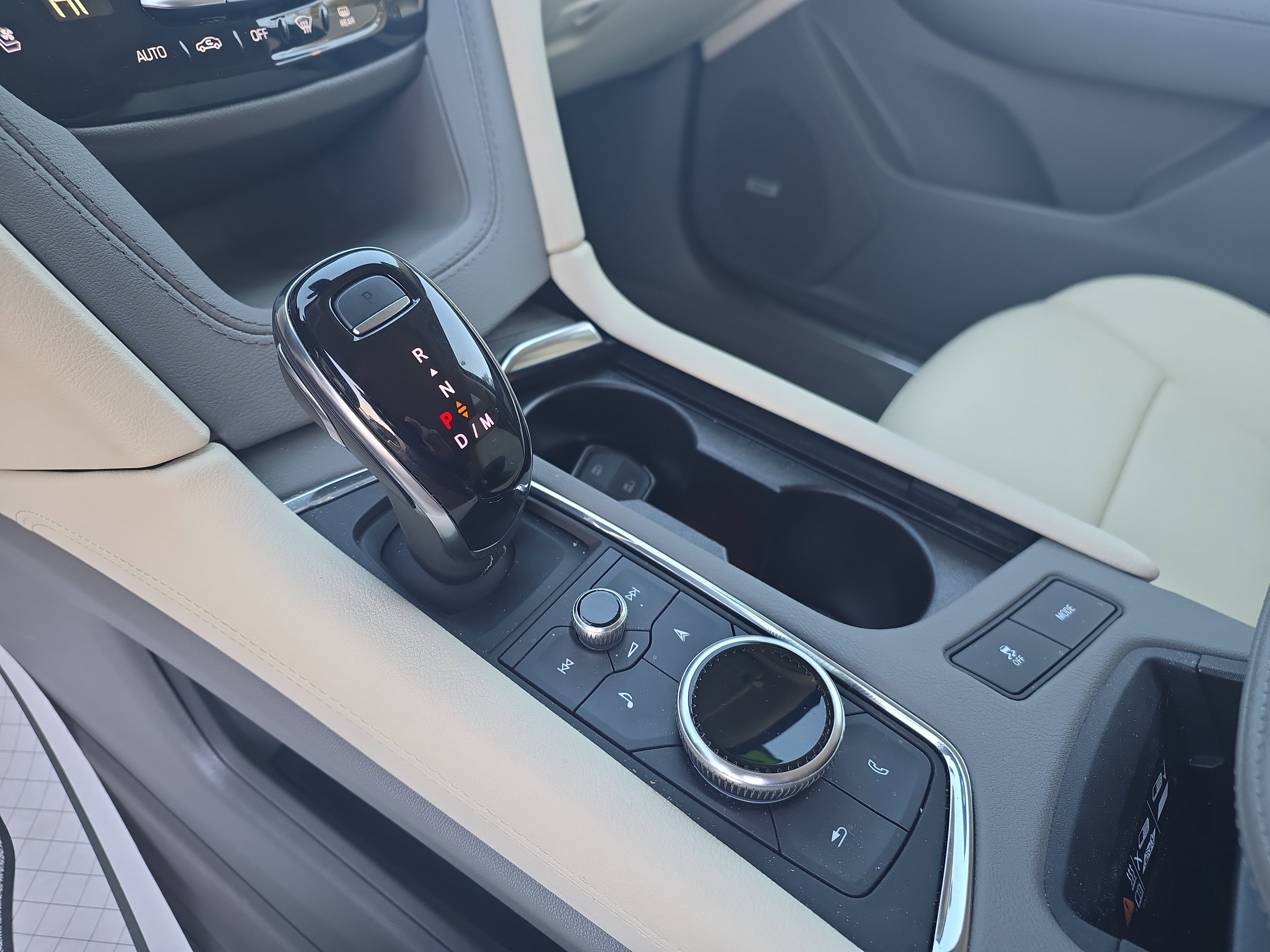 Used 2025 Cadillac XT5 Premium Luxury w/ Technology Package image 23