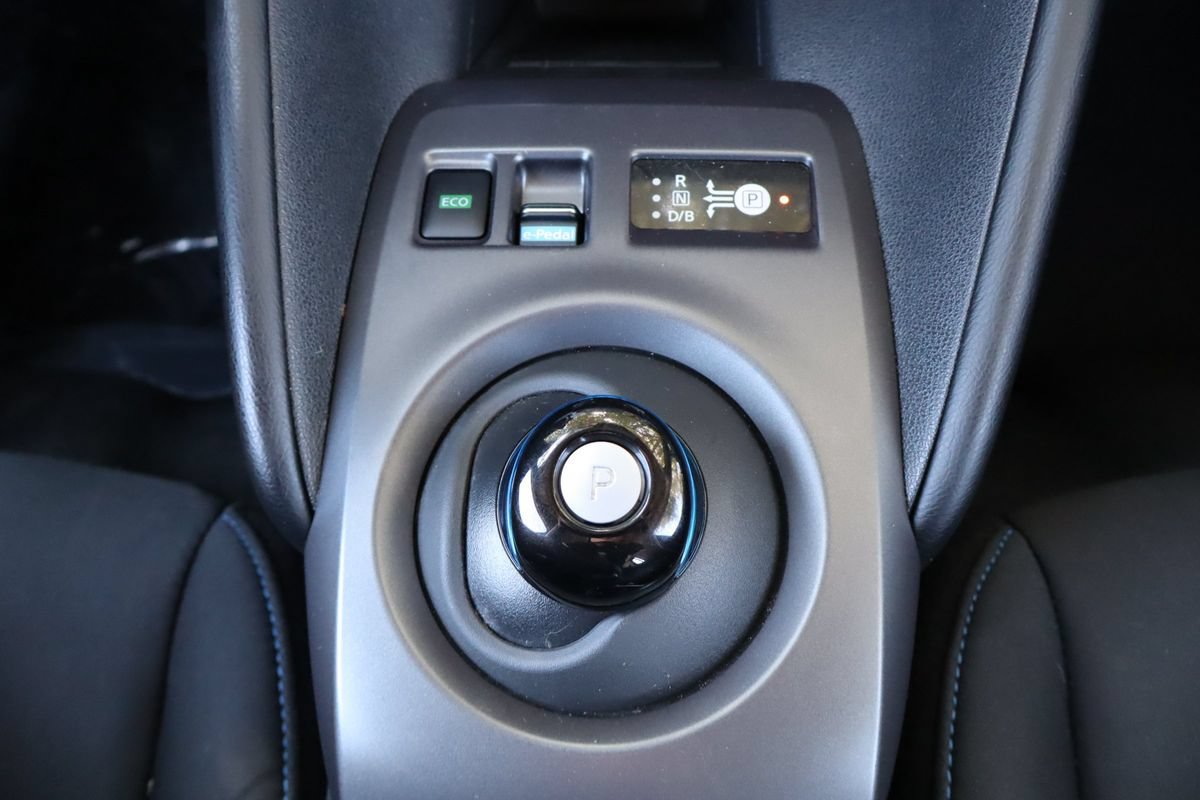 Used 2025 Nissan Leaf S FWD image 36