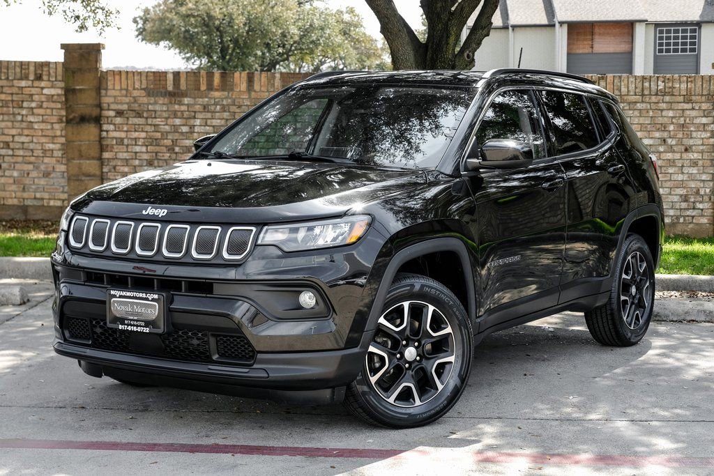 Used 2022 Jeep Compass Latitude image 11