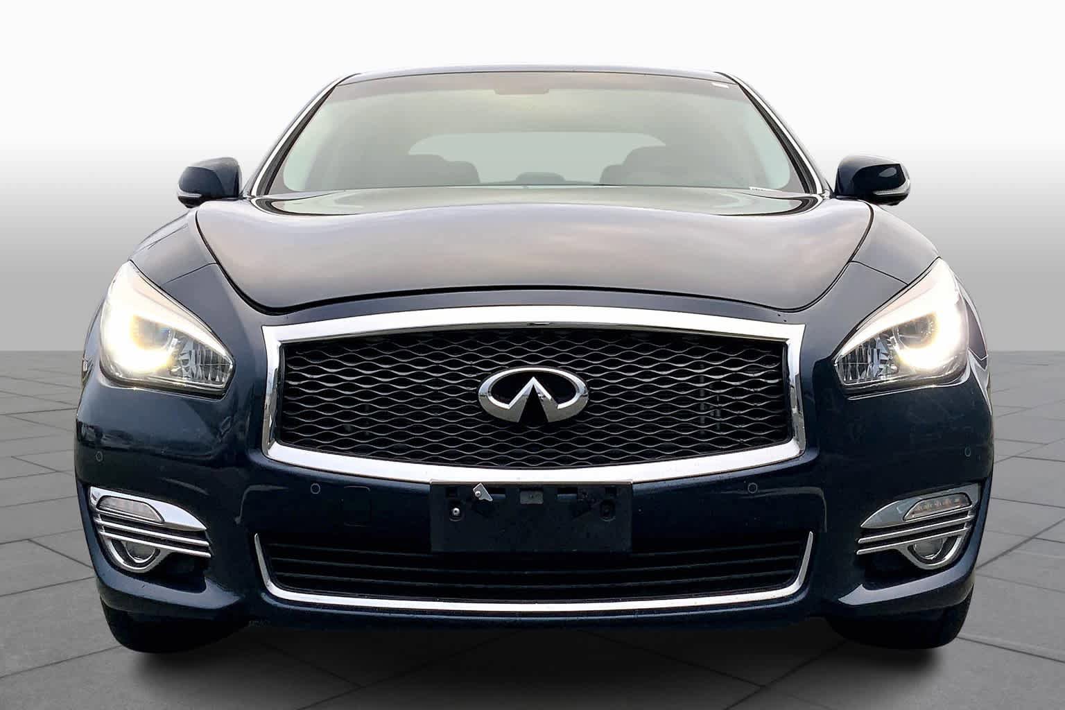 Used 2016 INFINITI Q70 3.7 AWD/4WD image 4