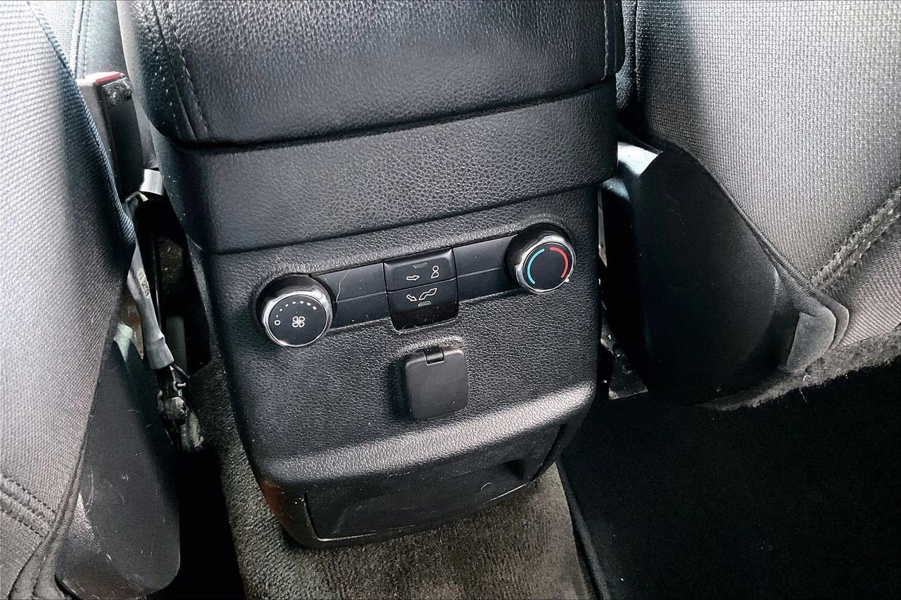 Used 2016 Ford Explorer XLT w/ Equipment Group 201A image 17