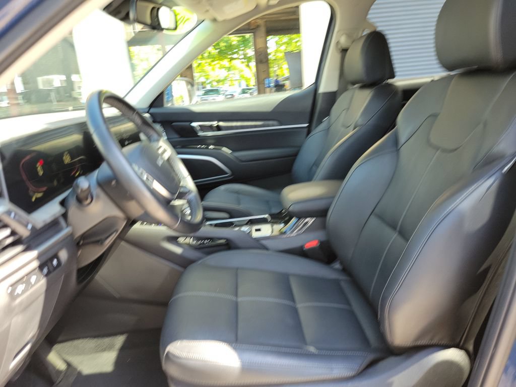 Certified 2023 Kia Telluride EX w/ EX Captain's Chair Package FWD image 18