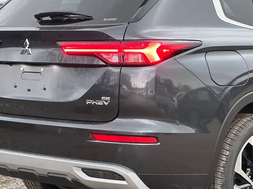 New 2025 Mitsubishi Outlander SE image 6