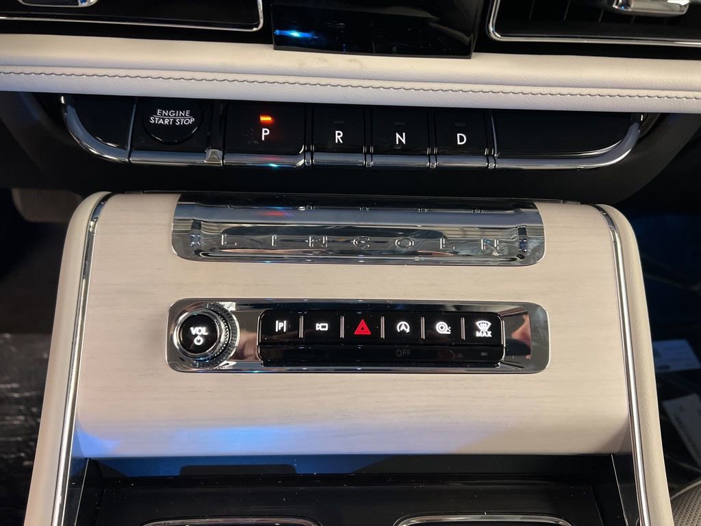 Used 2026 Lincoln Aviator Reserve image 15