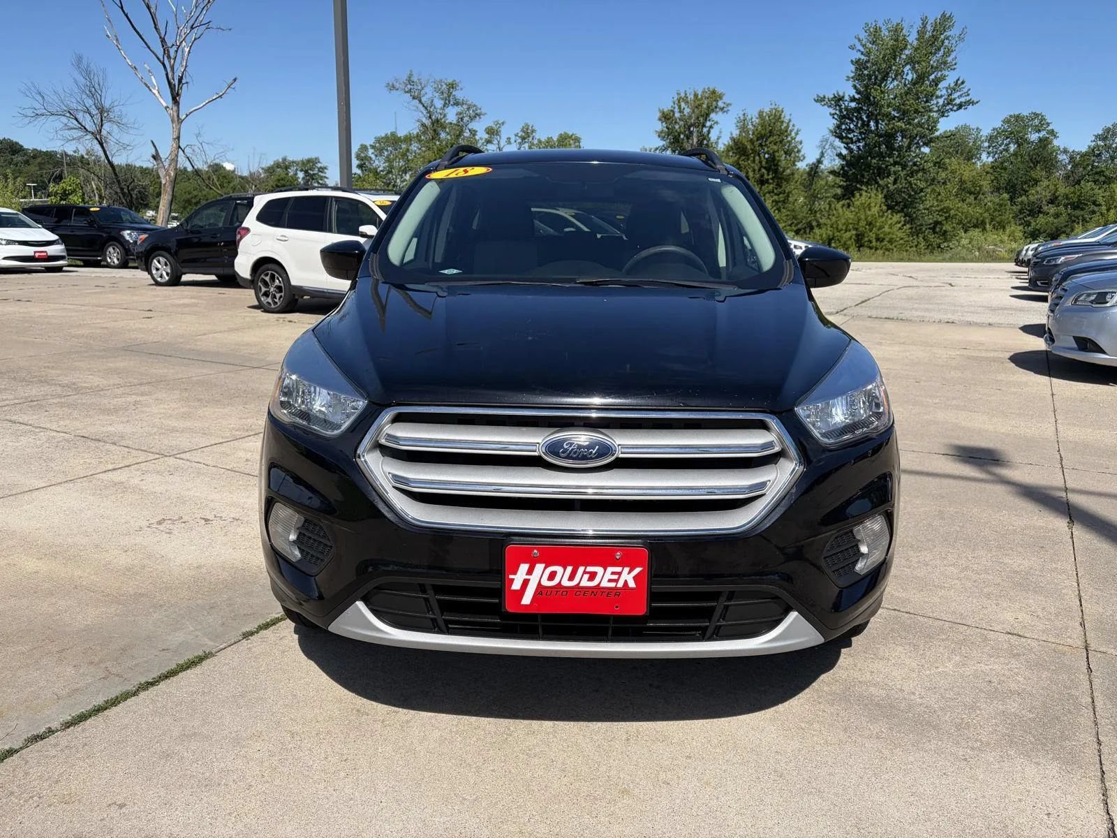 Used 2018 Ford Escape SE AWD/4WD image 2