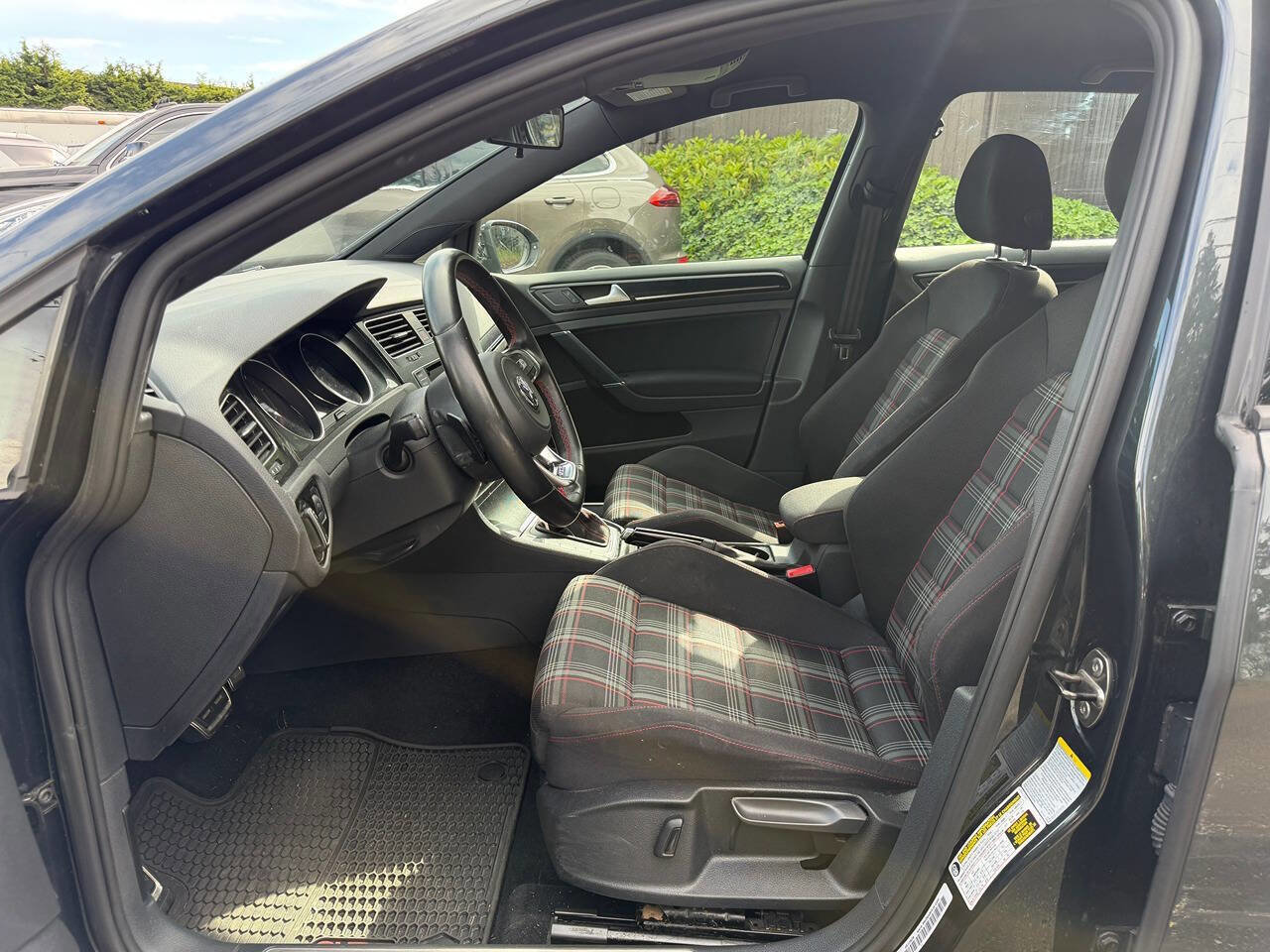 Used 2015 Volkswagen GTI S FWD image 10