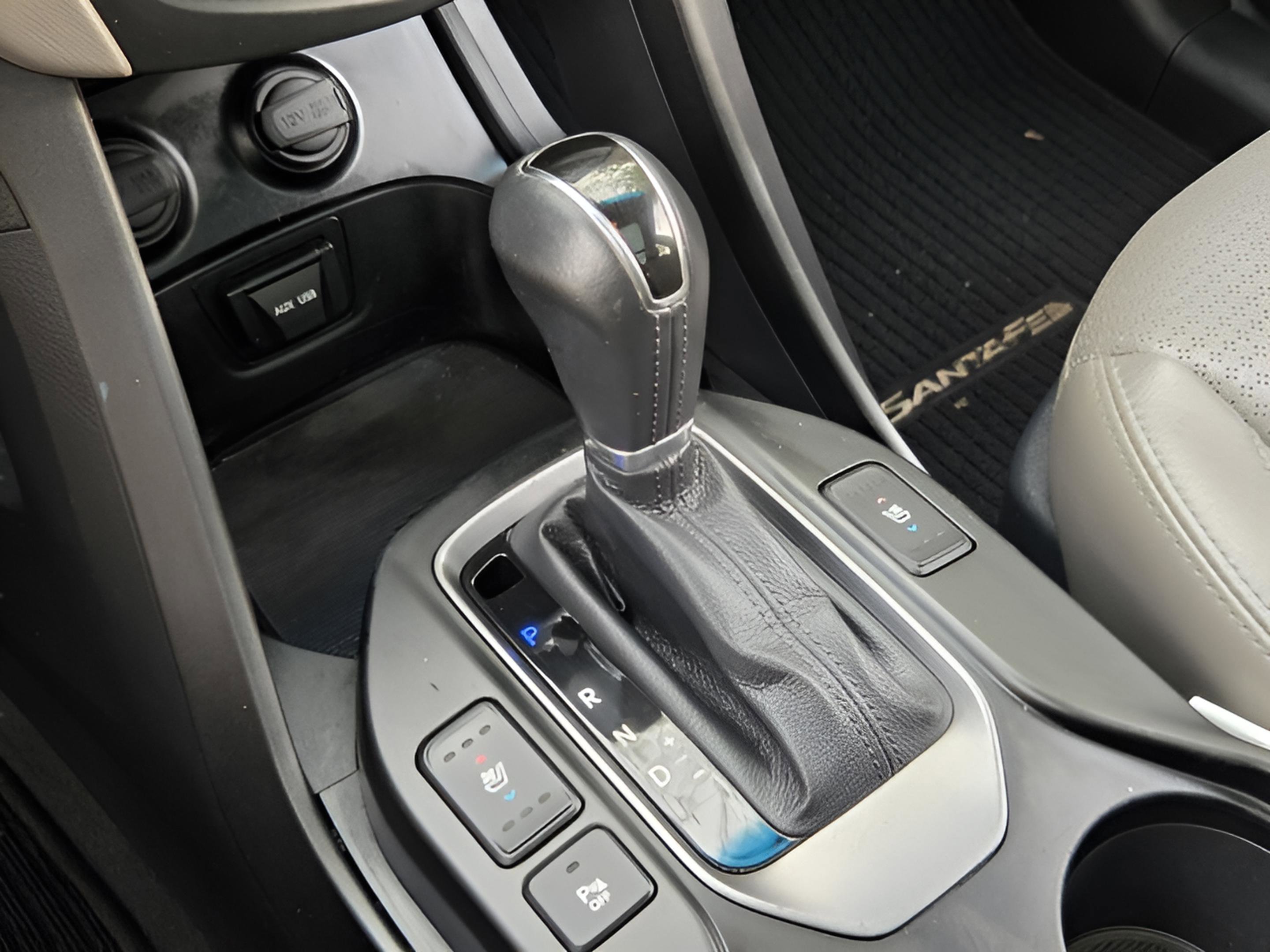 Used 2014 Hyundai Santa Fe Sport 2.0T w/ Technology Package 05 image 16