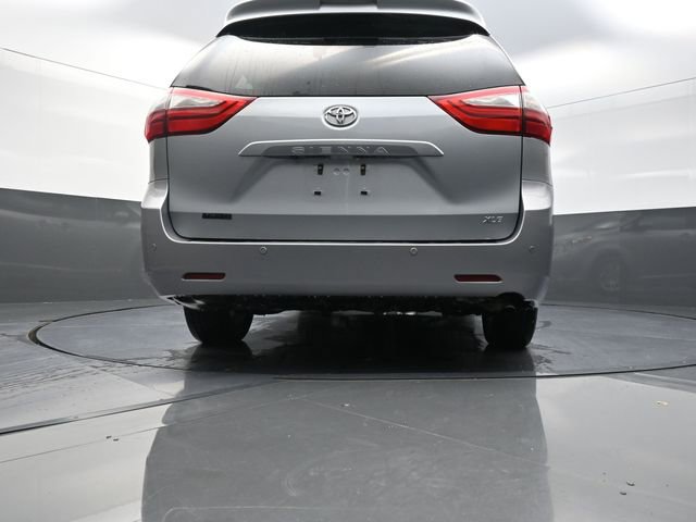 Used 2015 Toyota Sienna XLE w/ XLE Navigation Package image 26