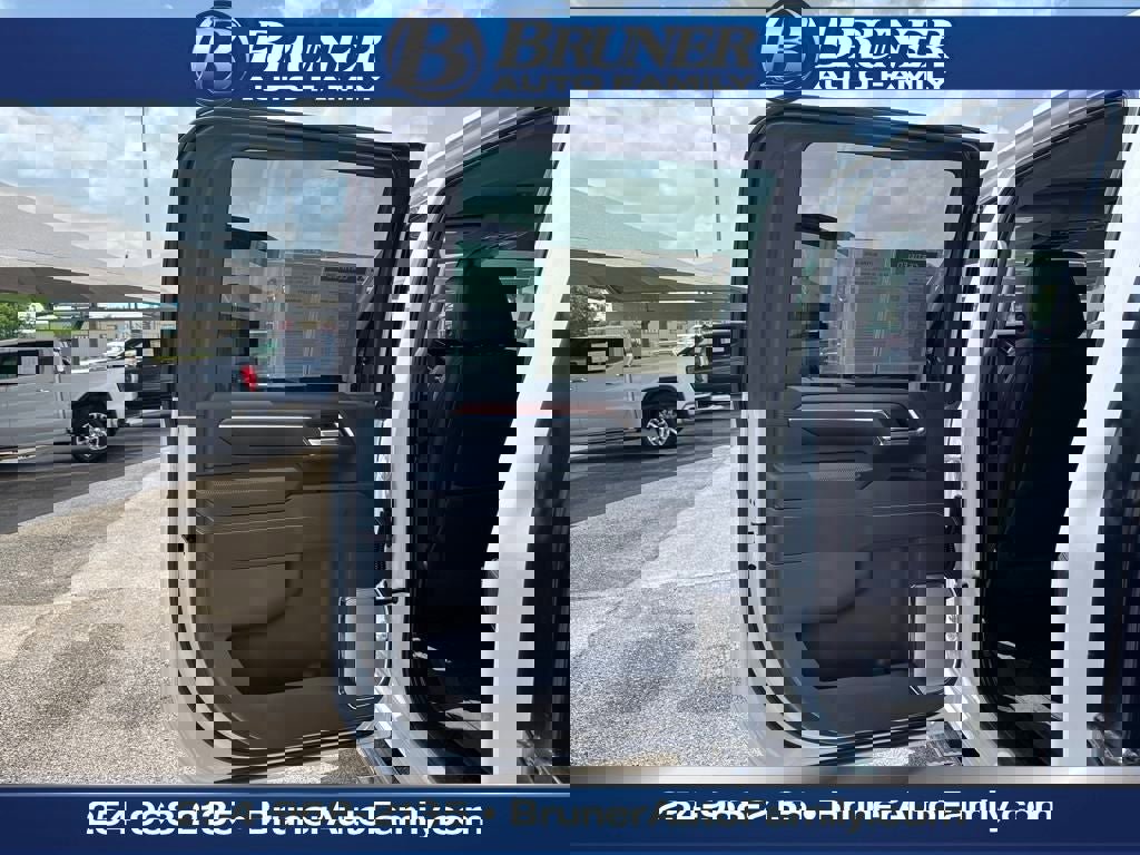 Used 2024 GMC Sierra 3500 Denali w/ Denali Reserve Package image 12