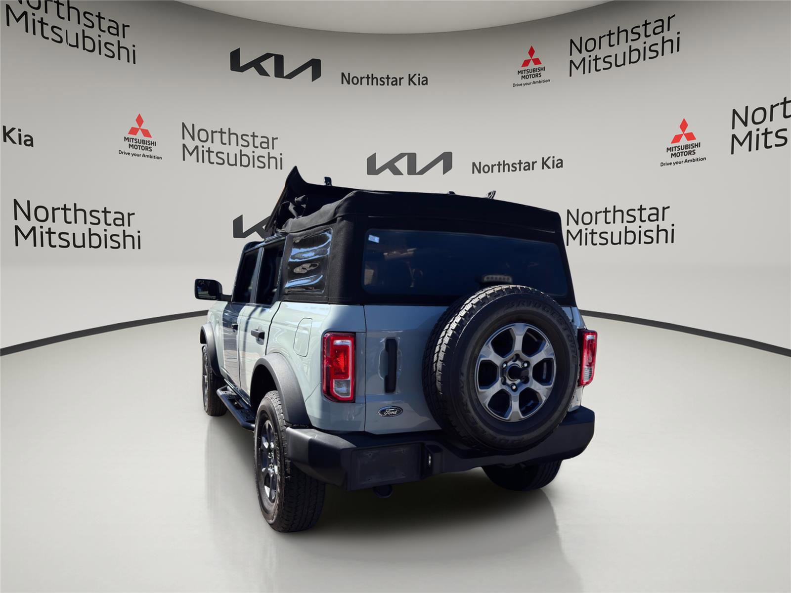 Used 2021 Ford Bronco Big Bend image 2