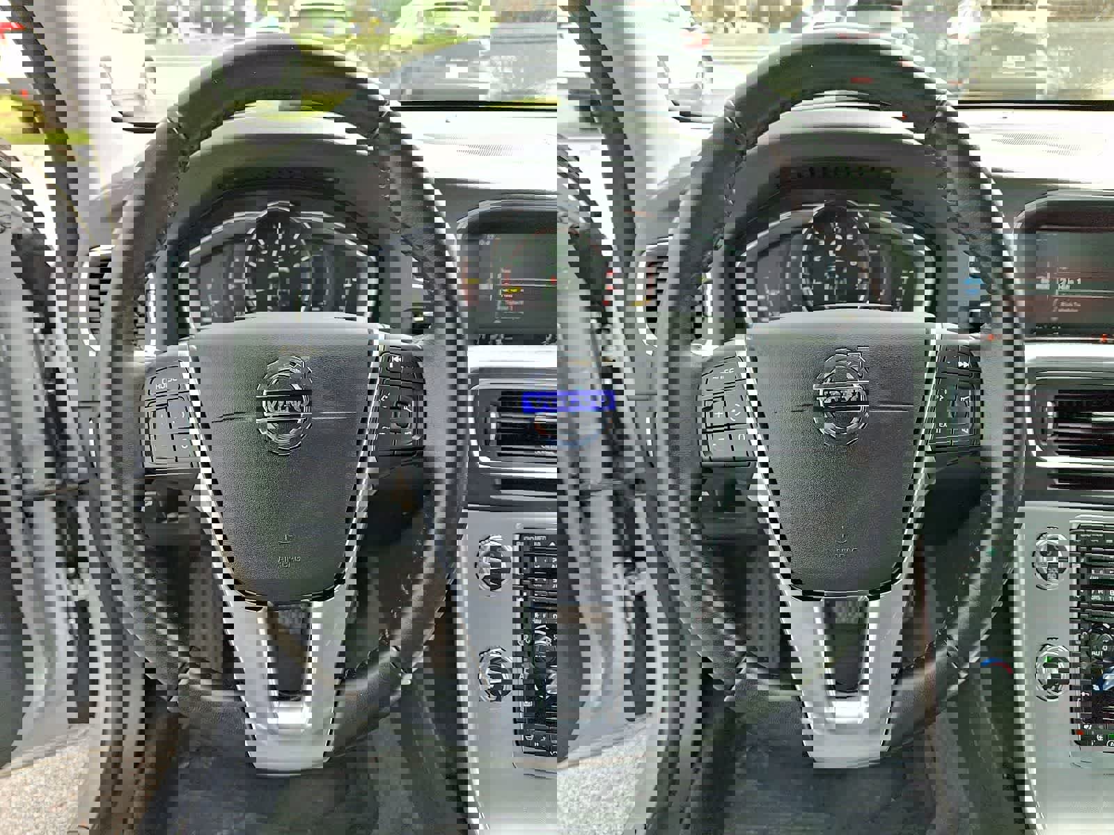 Used 2018 Volvo S60 T5 Inscription image 21