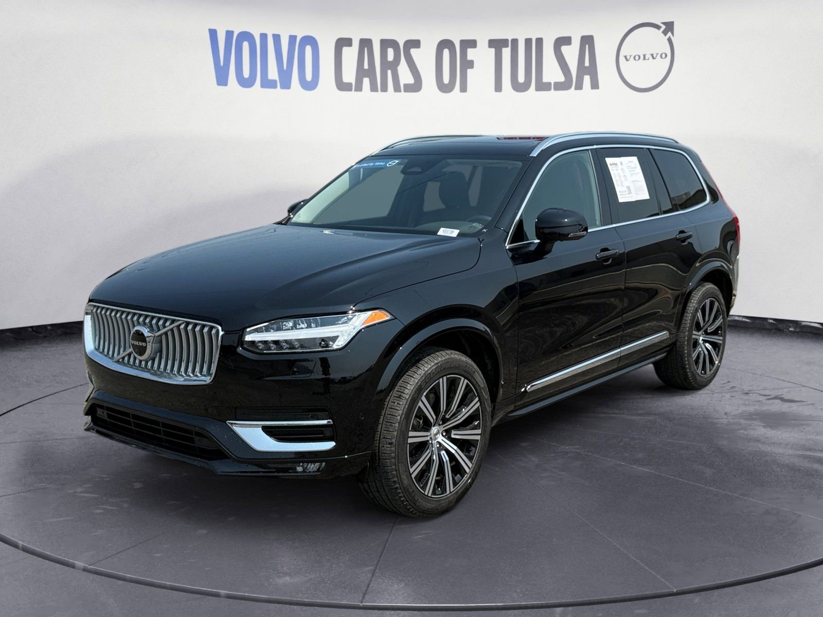 Used 2025 Volvo XC90 B5 Plus image 1
