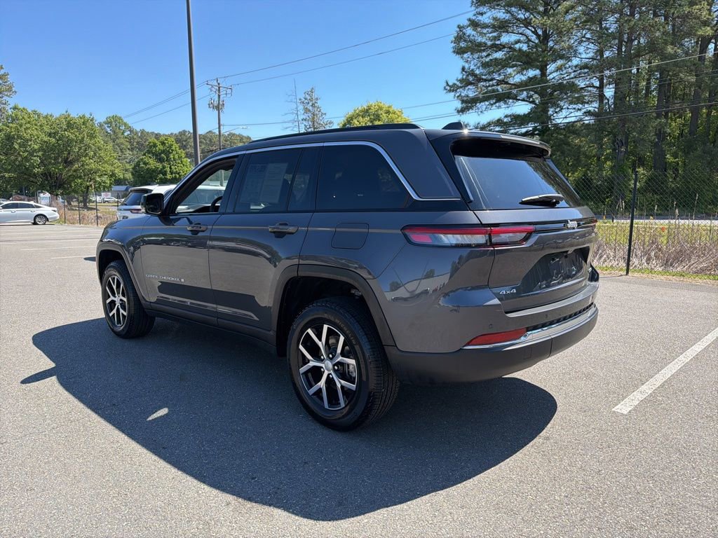 Used 2025 Jeep Grand Cherokee Limited AWD/4WD image 7