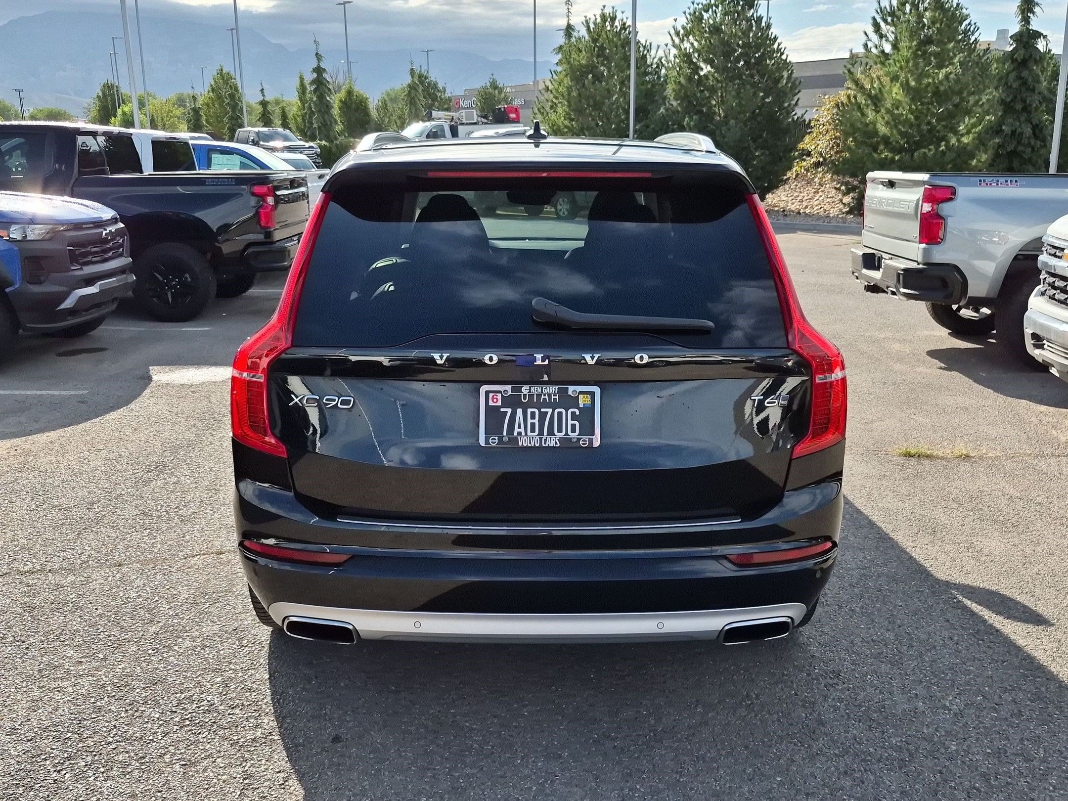 Used 2020 Volvo XC90 T6 Momentum w/ Protection Package Premier AWD/4WD image 4