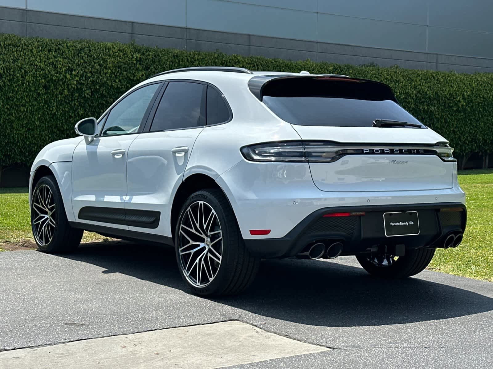 New 2026 Porsche Macan AWD/4WD image 3