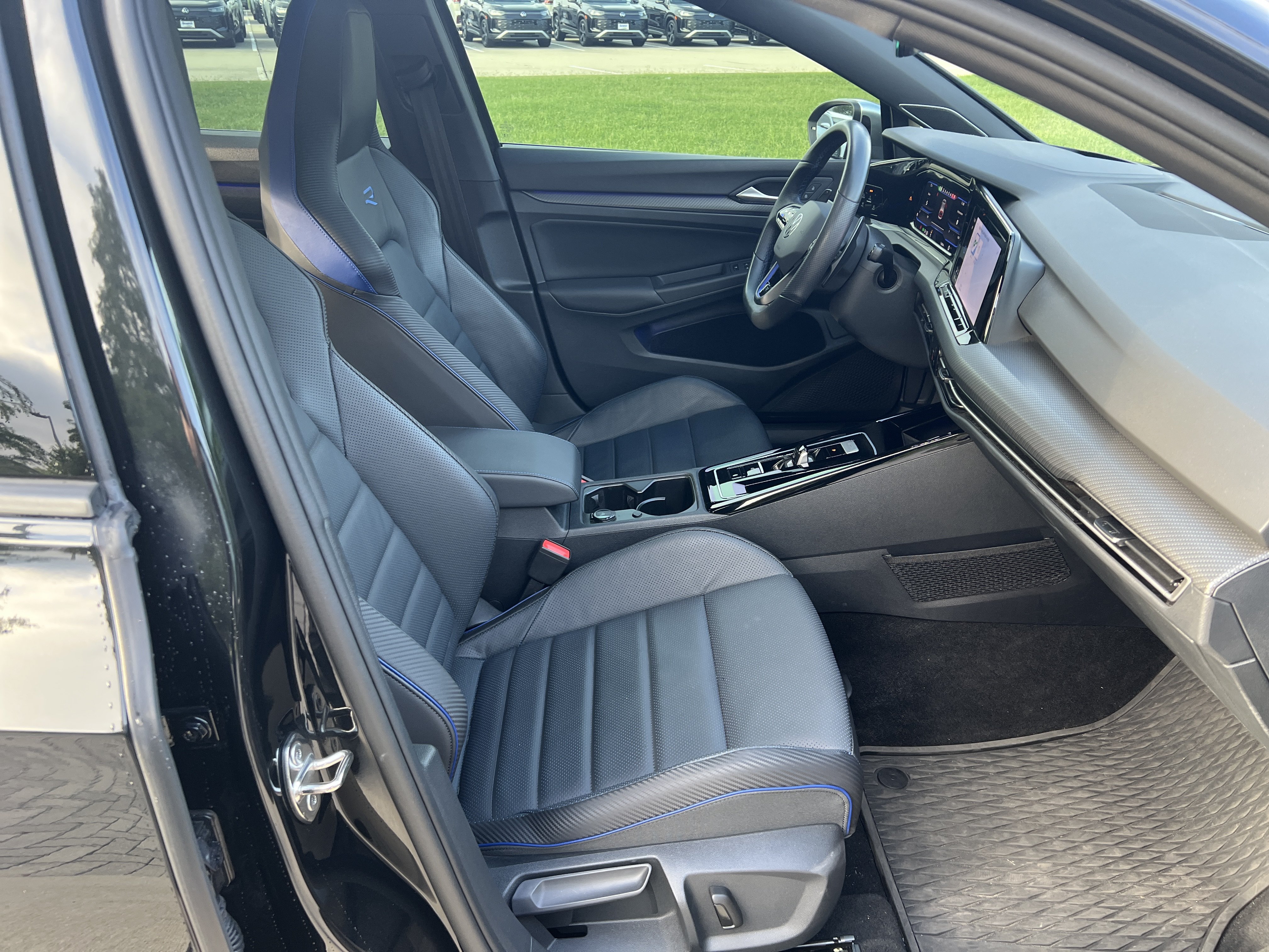 Used 2024 Volkswagen Golf R AWD/4WD image 29