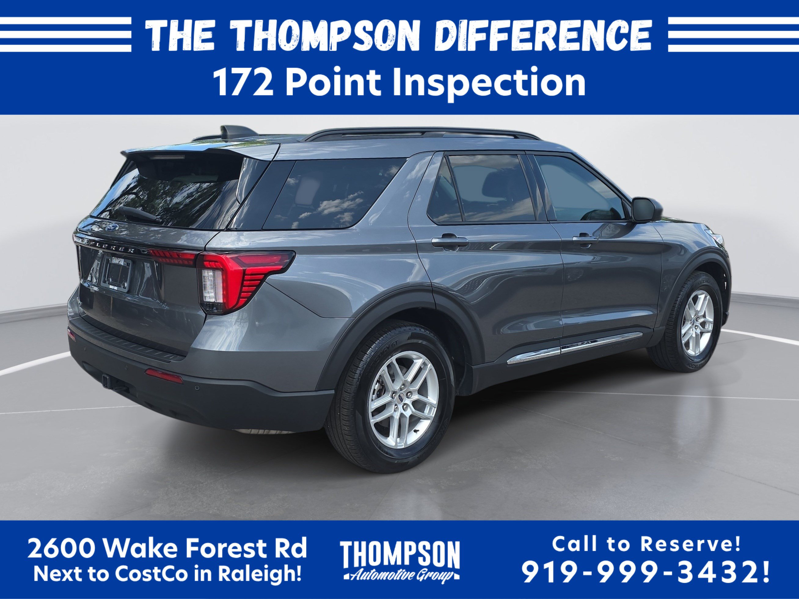 Used 2025 Ford Explorer Active RWD image 3