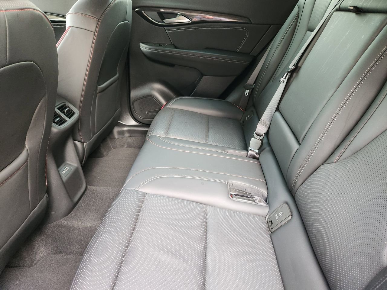 Used 2023 Buick Envision Essence w/ Sport Touring Package AWD/4WD image 29