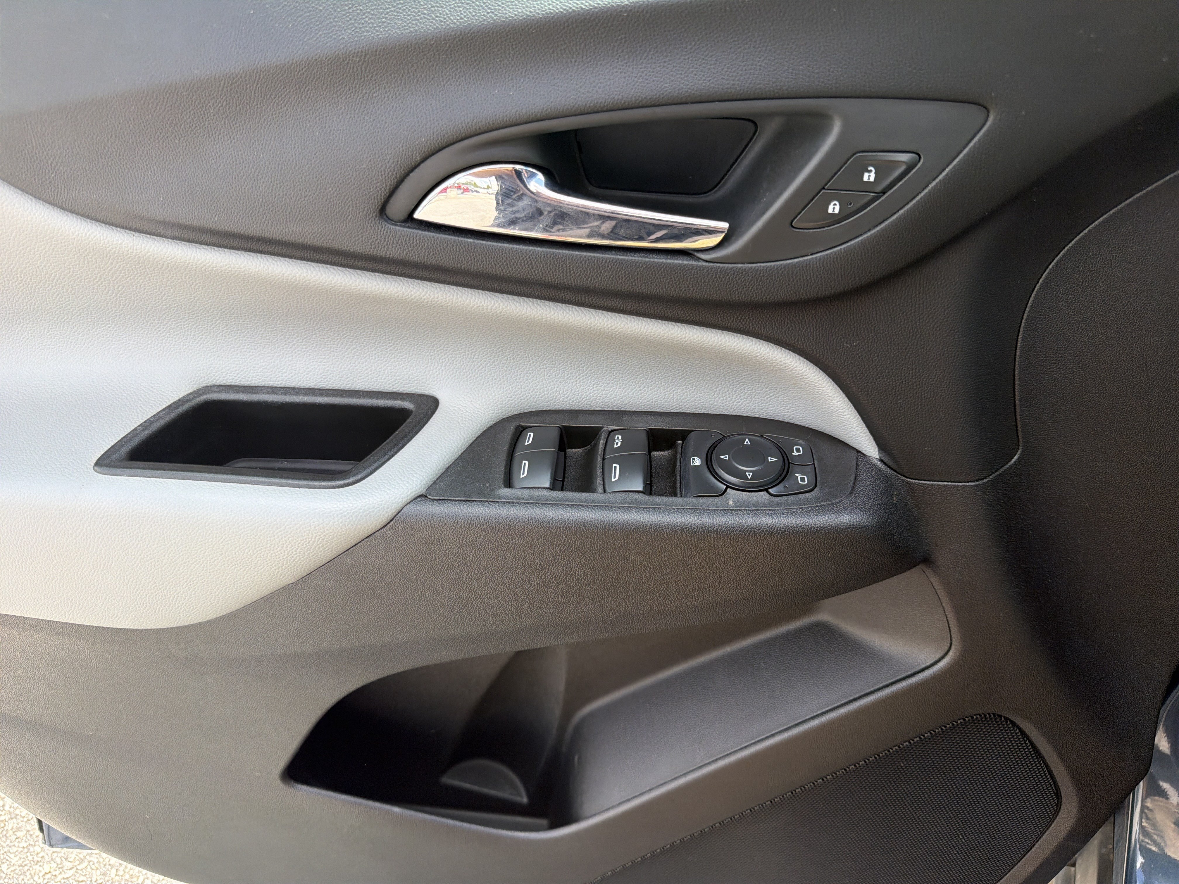 Used 2024 Chevrolet Equinox LS w/ LS Convenience Package FWD image 20