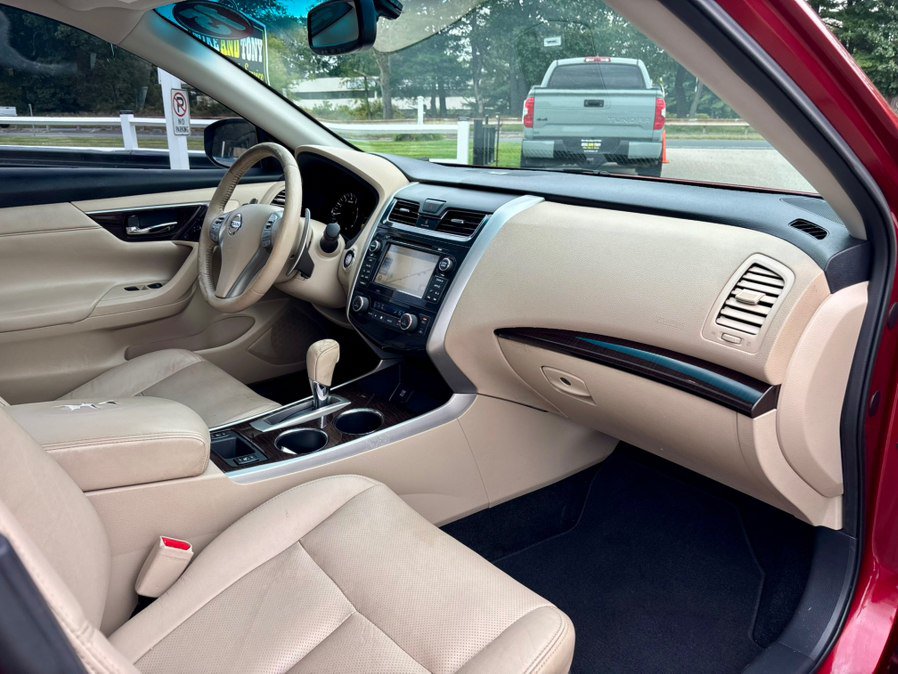 Used 2015 Nissan Altima FWD image 13