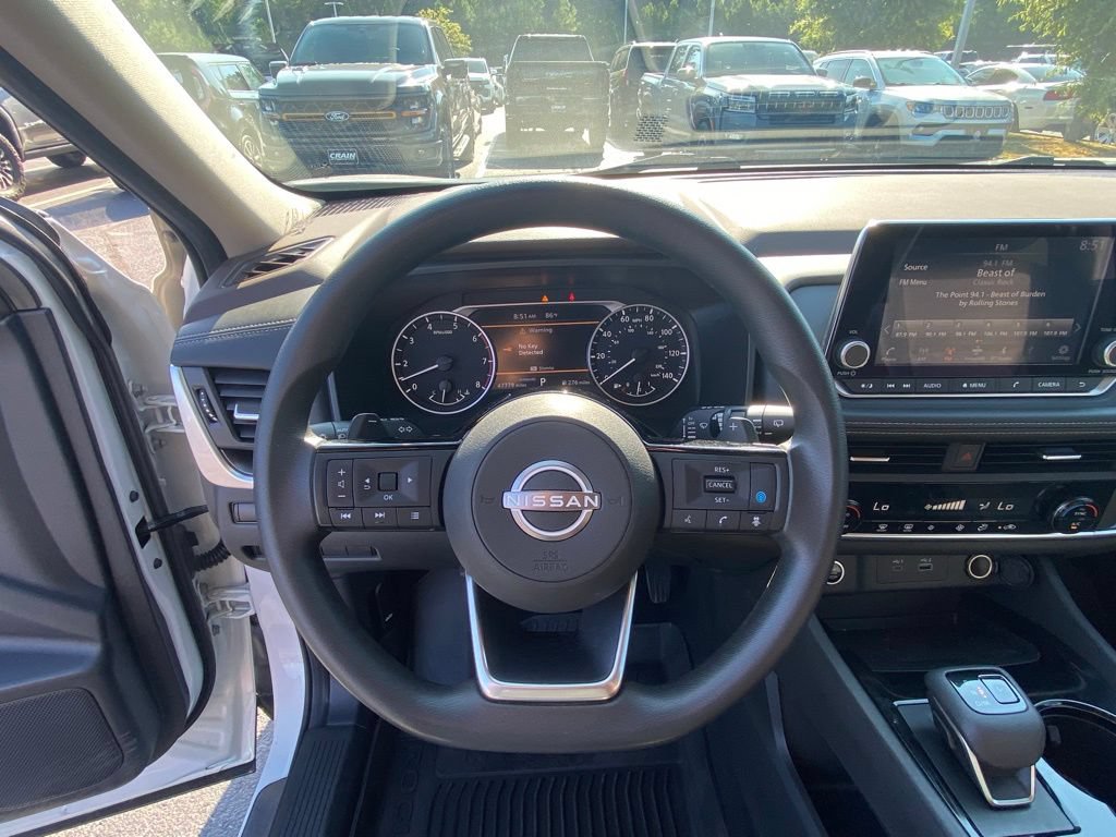 Used 2023 Nissan Rogue SV FWD image 13