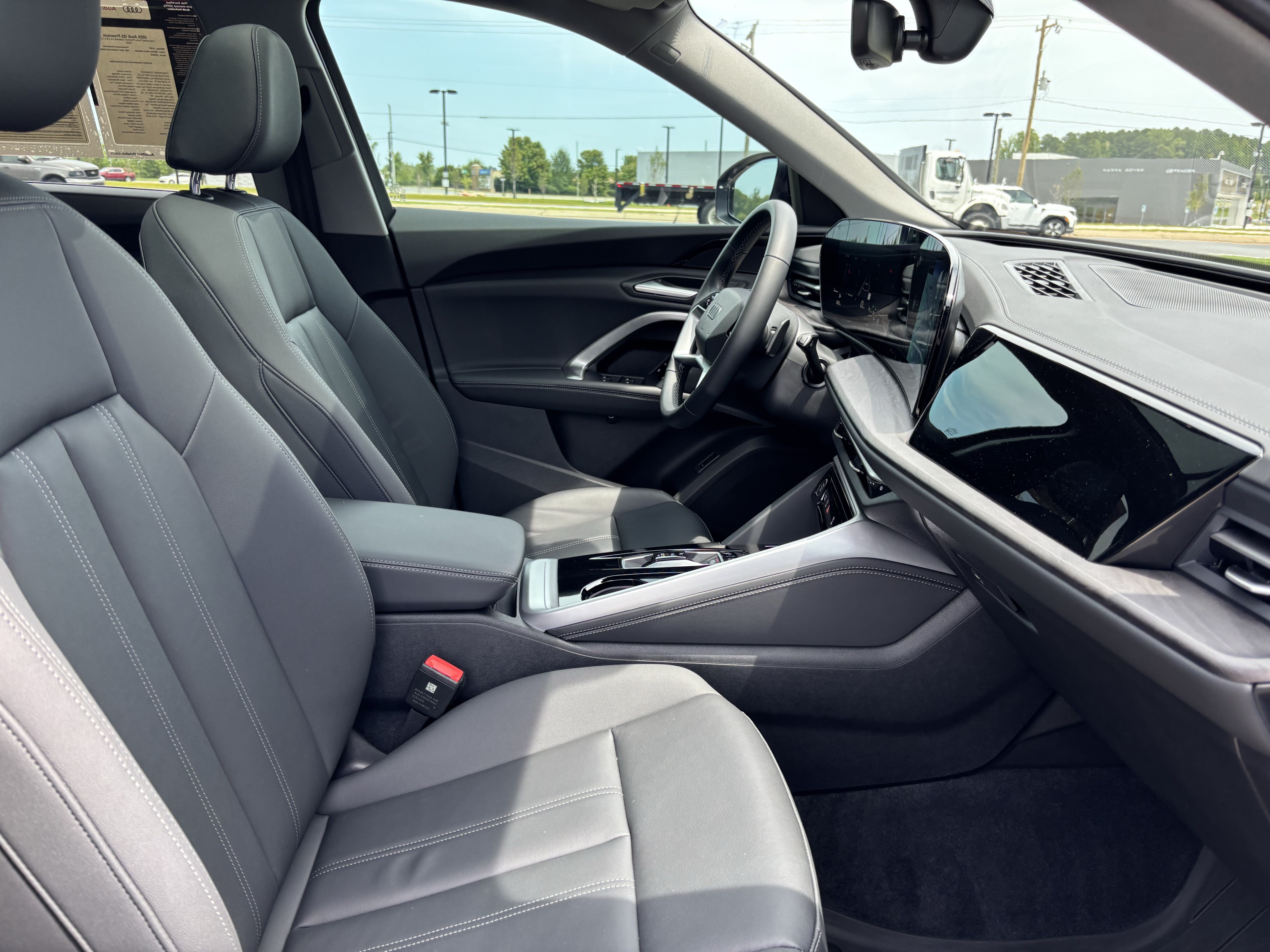 Certified 2025 Audi Q5 Premium AWD/4WD image 33
