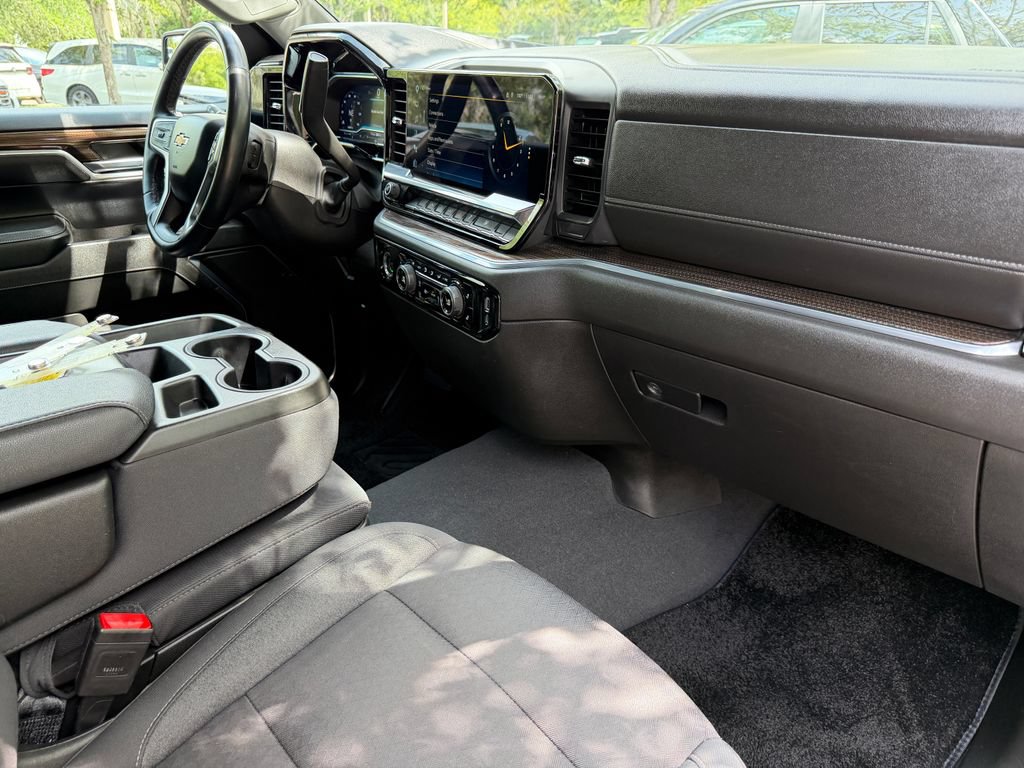 Used 2023 Chevrolet Silverado 1500 LT w/ Protection Package AWD/4WD image 9