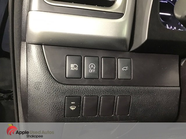 Used 2017 Toyota Highlander XLE image 17