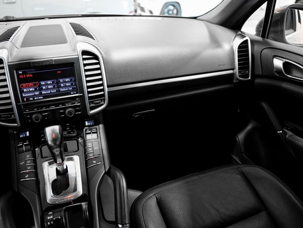 Used 2012 Porsche Cayenne image 23