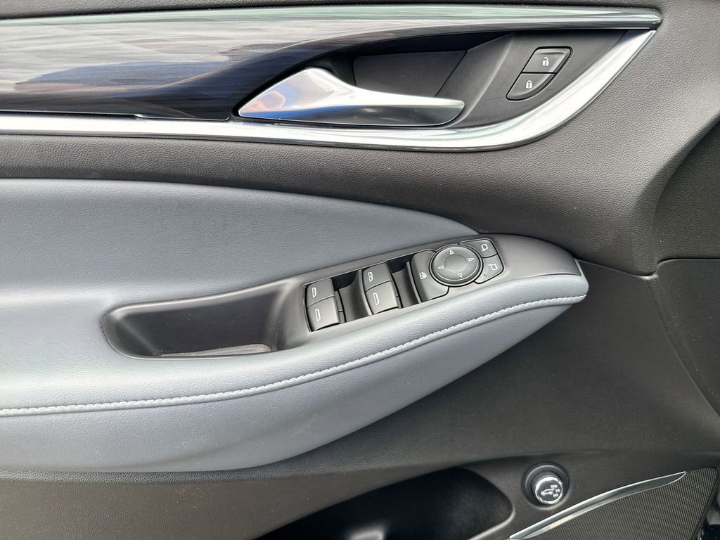 Used 2021 Buick Enclave Essence FWD image 20