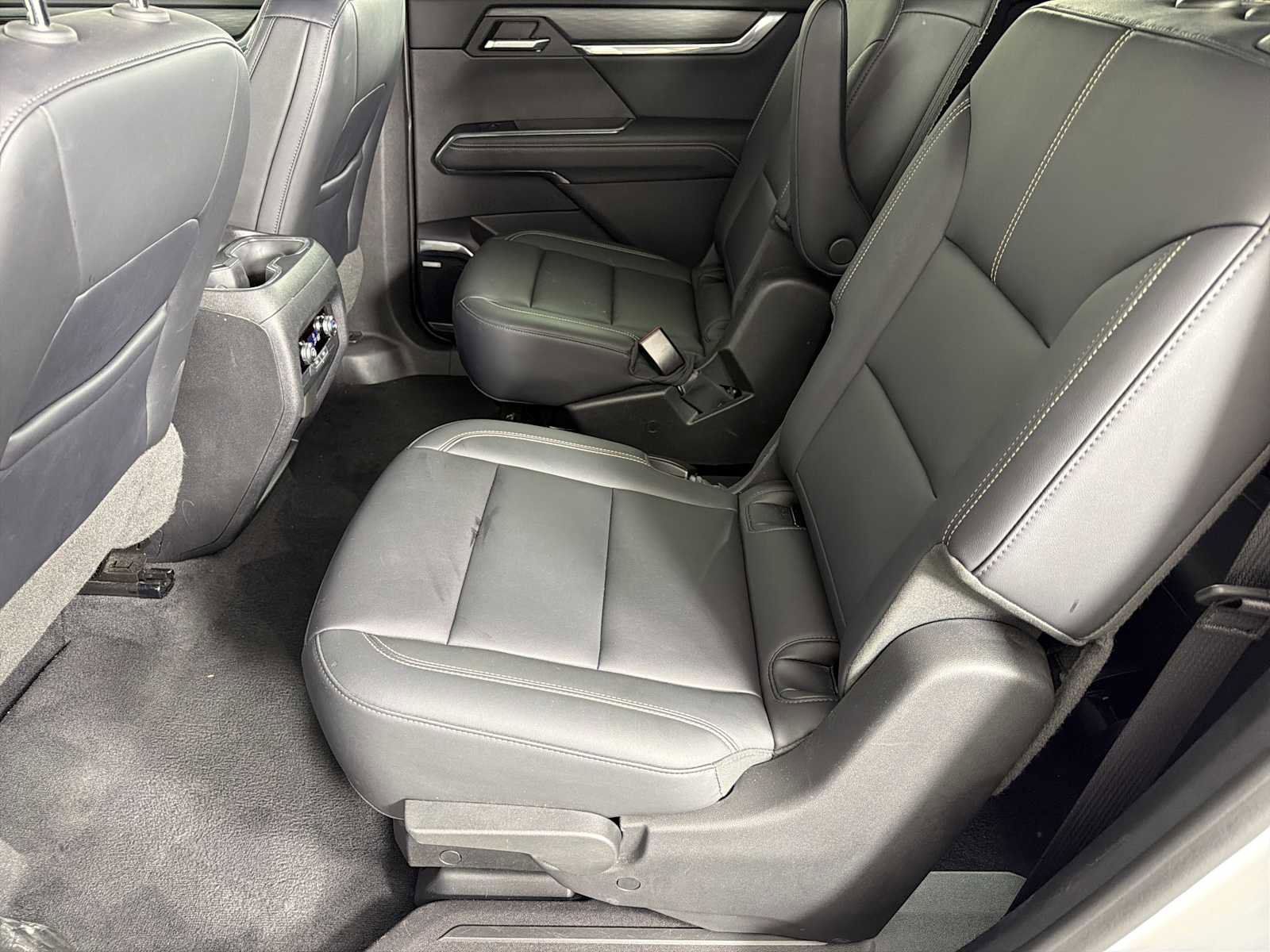 Used 2024 GMC Acadia Elevation image 20