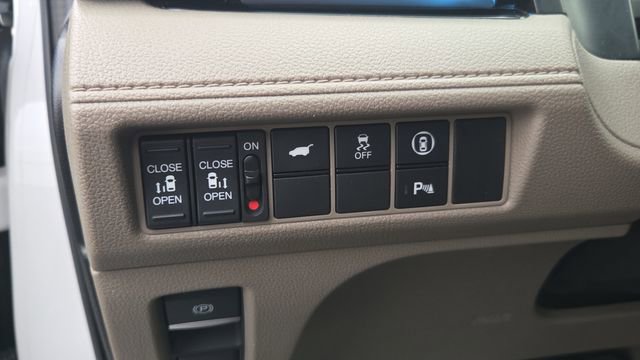 Used 2023 Honda Odyssey Elite image 32