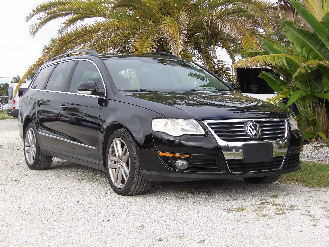 Used 2008 Volkswagen Passat Lux image 10