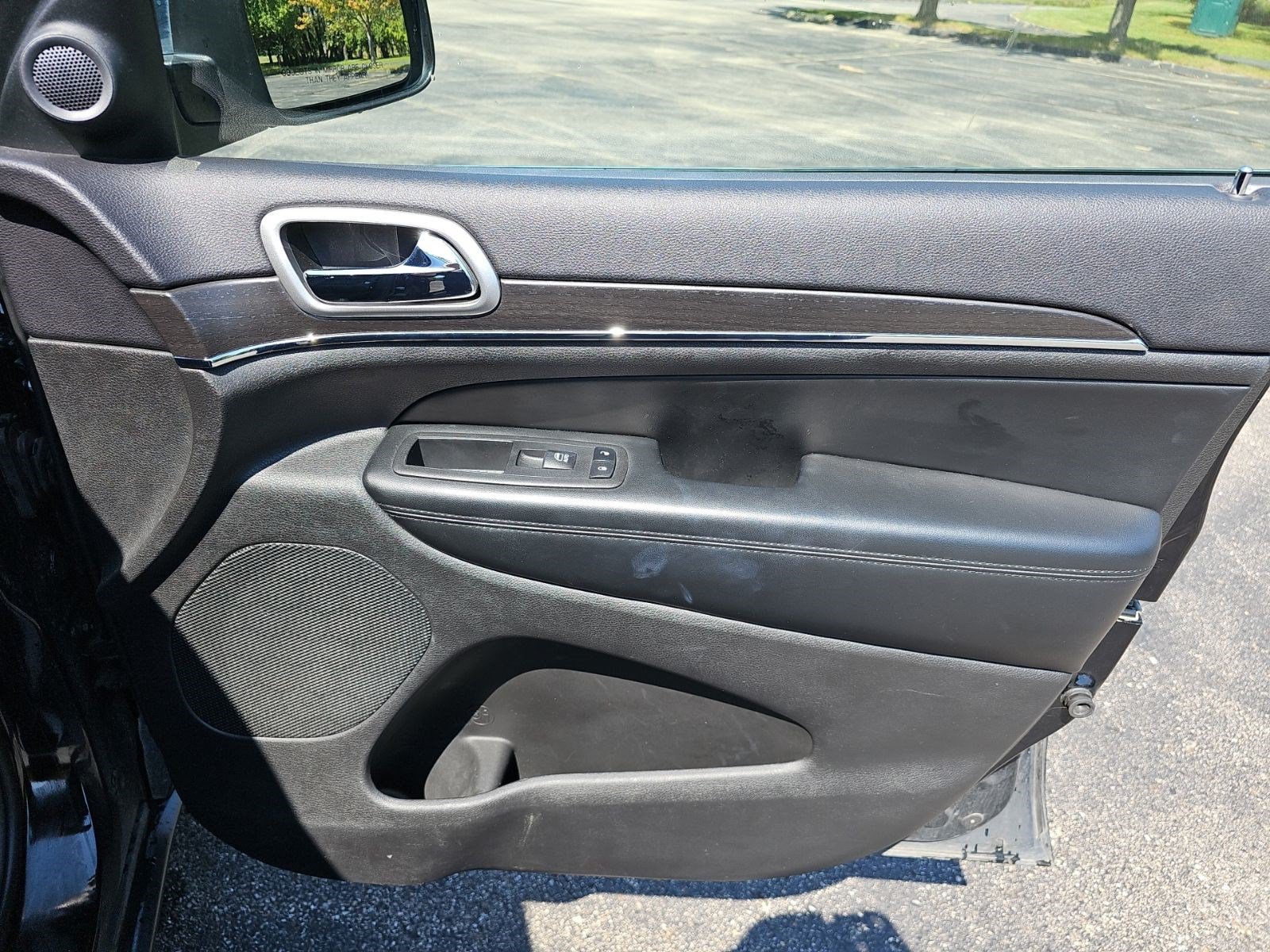 Used 2018 Jeep Grand Cherokee Limited AWD/4WD image 10